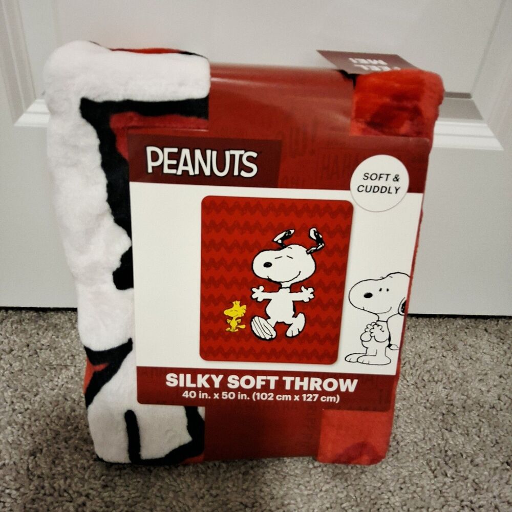 Peanuts Snoopy & Woodstock Silky Soft Red Throw Blanket 40x50 New w/ Tags